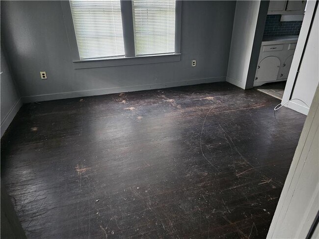 Building Photo - 3809 Geronimo St