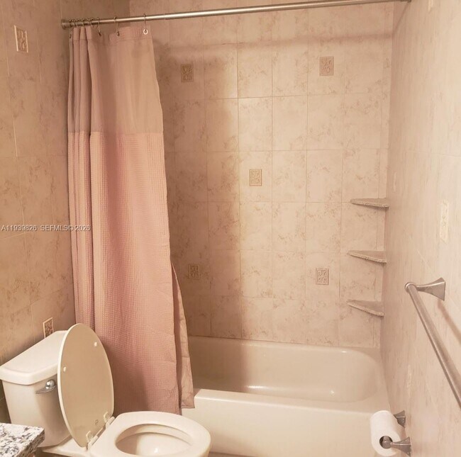 Building Photo - 6960 Miami Gardens Dr