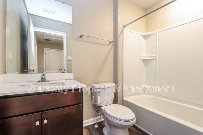 Building Photo - 6 Arlotta St