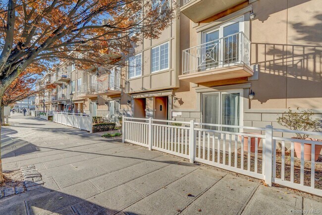 Building Photo - 102-20 Rockaway Beach Blvd