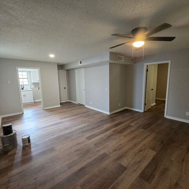 Primary Photo - Completely Remodeled • 2/1 Duplex in Heber...