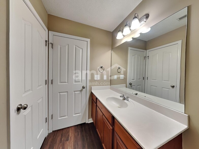 Building Photo - 4324 Pender Ct