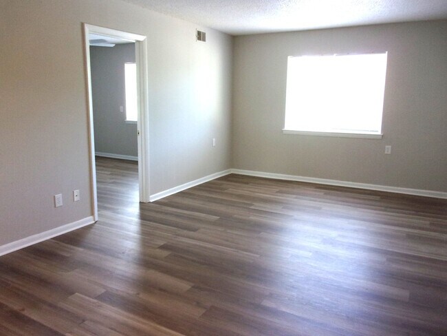 Building Photo - 1694 Eagles Pl