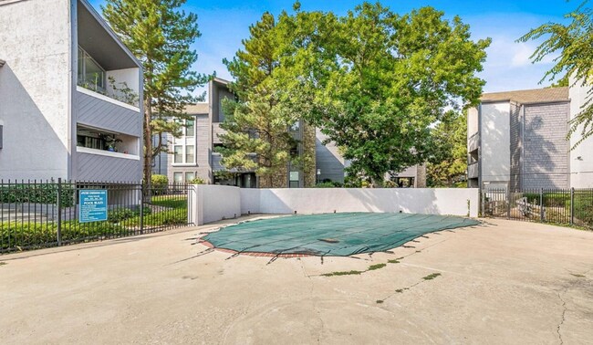 Building Photo - Two Bedroom Condo In DTC! Pool and Tennis Courts! Washer and Dryer In-Unit!