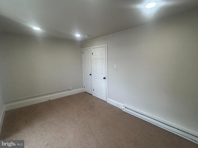Building Photo - 127 Haws Ave
