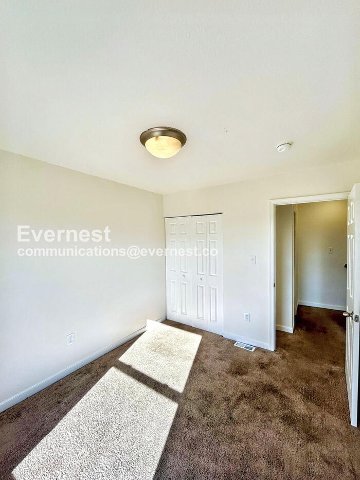 Building Photo - 3530 E Richmond Rd