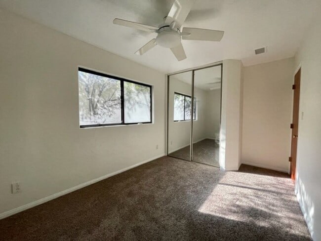 Building Photo - Spacious Two Story Home with West-Facing v...
