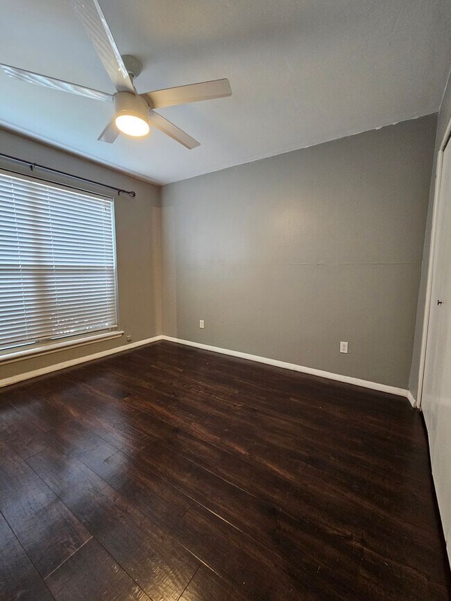 Building Photo - (2) Bed/(2) Bath with View of OU Golf Course in Cardinal Creek AVAIL NOW!