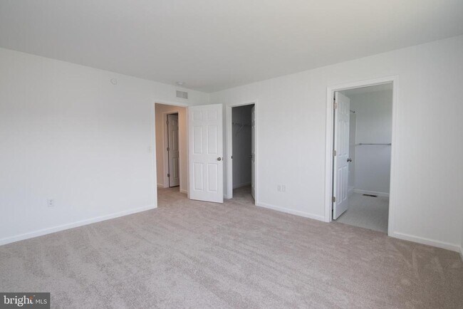 Building Photo - 1817 Shady Ln