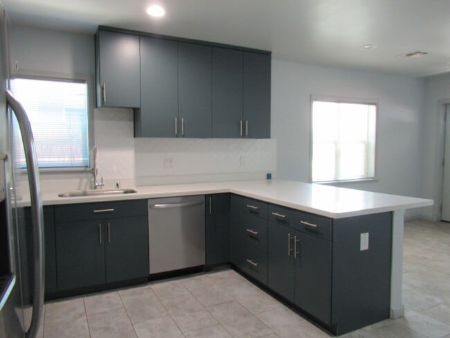 Building Photo - Charming Updated Patio Home in Historic District!