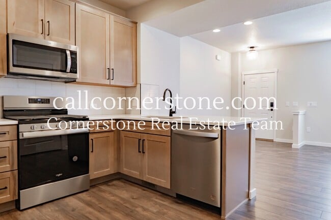 Building Photo - 3683 Levy Pk Dr