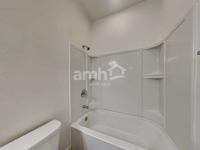 Building Photo - 4878 St James Ln