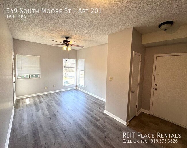 Building Photo - 549 S Moore St