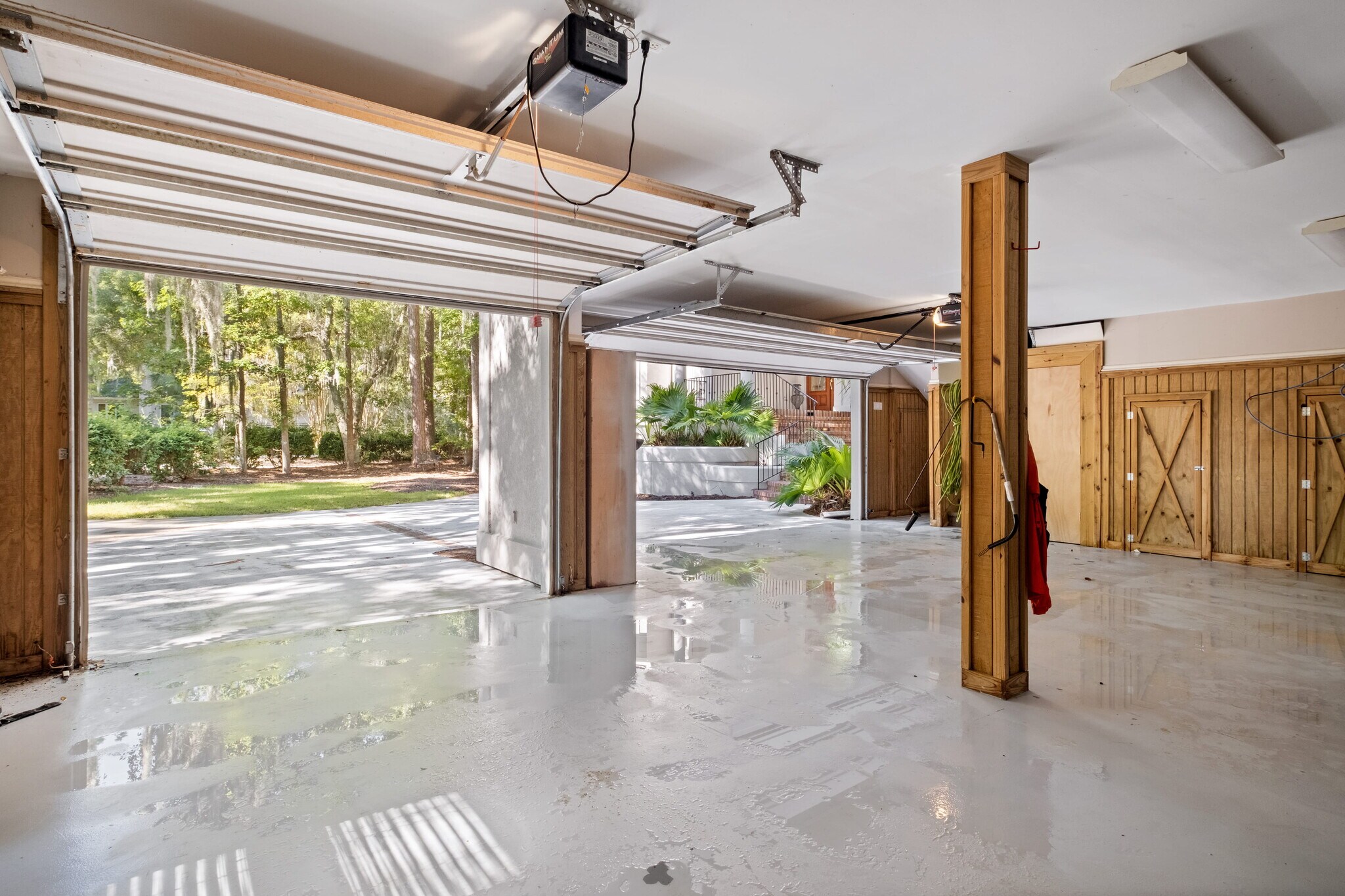 3 Car Garage - 1 Turkey Hill Ln