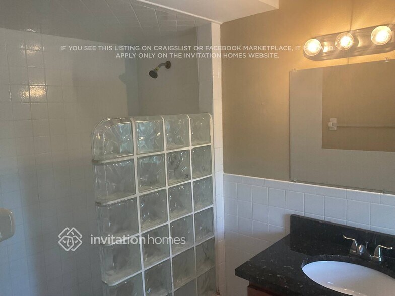 Building Photo - 1021 Brookside Dr