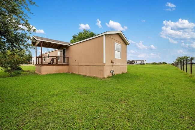 Building Photo - 360 Shady Oaks Dr