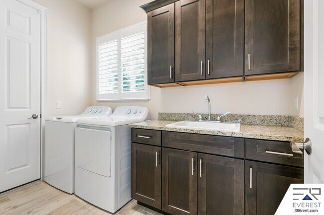 Building Photo - 115 Peninsula Winds Dr