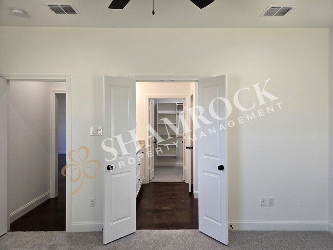 Building Photo - 125 W Windmill Wy