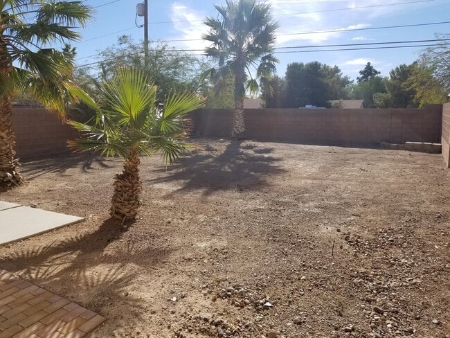 Building Photo - 5063 El Castano Ave
