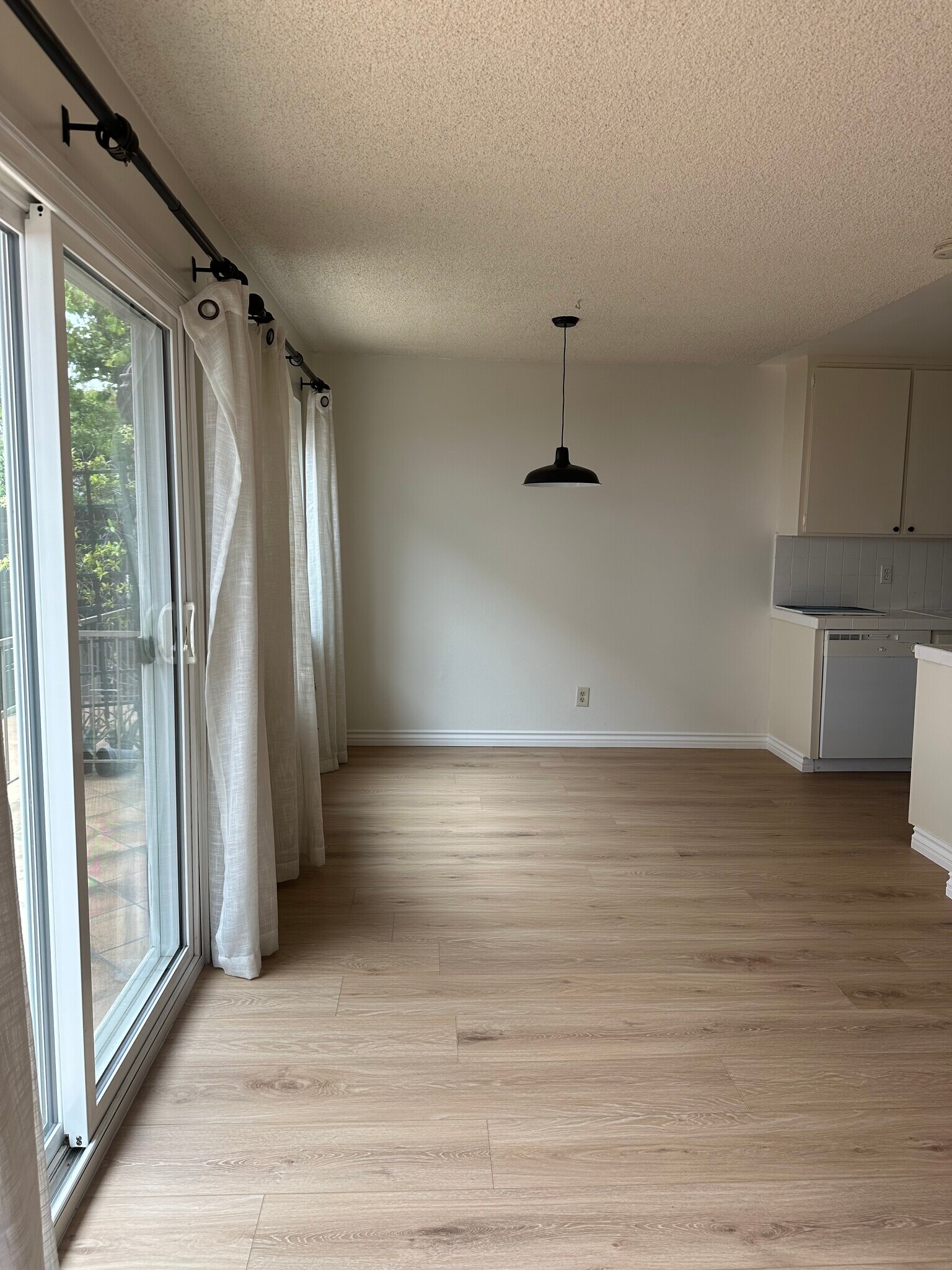 Dining room - 1325 Wellesley Ave