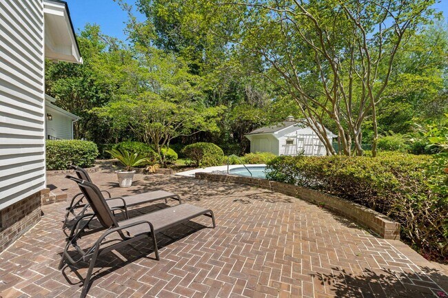 Building Photo - 5704 Woodside Ave