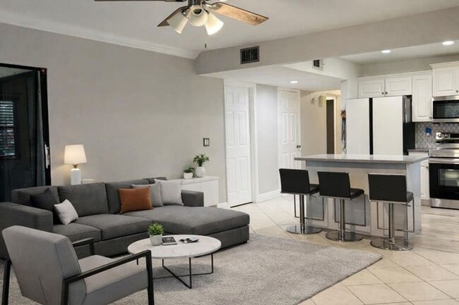 Building Photo - 9521 Boca Cove Cir