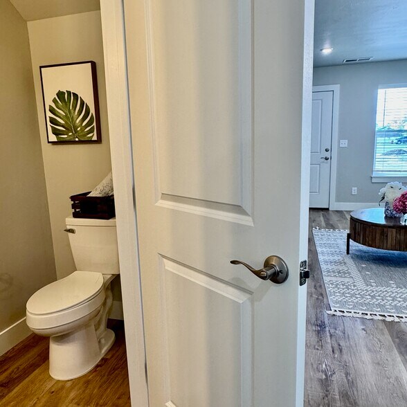 Building Photo - 1624 Hannah Ln