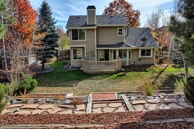 Building Photo - 4 bed 3 bath Stonegate home across from park