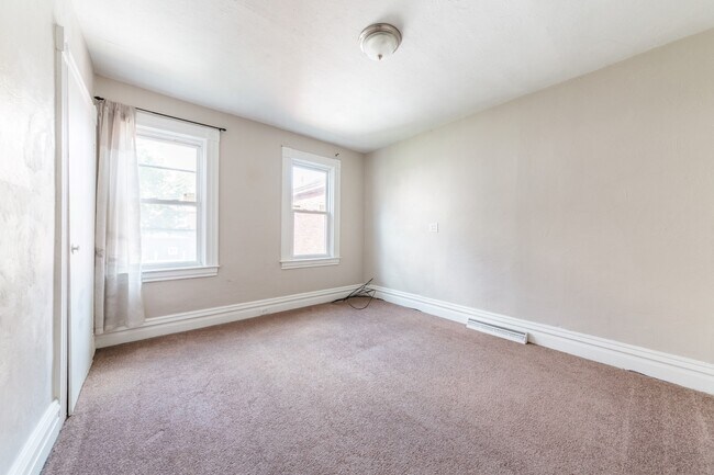 Building Photo - AVAILABLE JUNE 2026 - 2 Bedroom Home w/ loft in Prime MT. WASHINGTON Location!