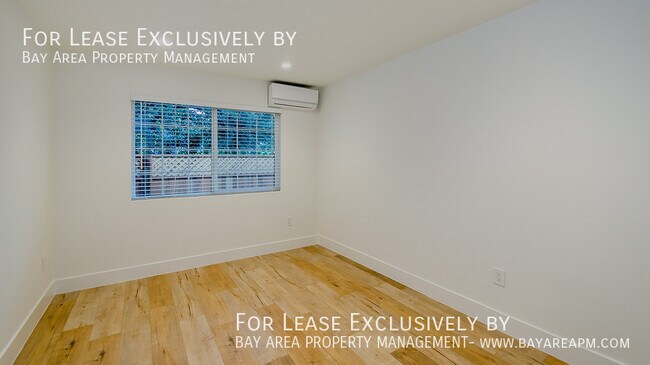 Building Photo - 697 Iris Ave