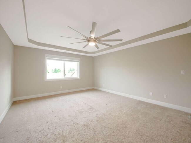 Building Photo - 4 Bed and 2.5 Bath Beautiful Single-family...