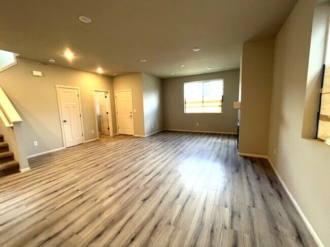 Building Photo - $500 off first month! 4 Bedroom 2.5 Bath Home McMinnville OR