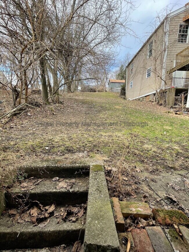 Building Photo - 216 Kearsarge St
