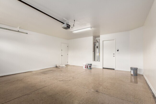 Building Photo - Spacious 3-Bedroom Home with Den in Gilbert!