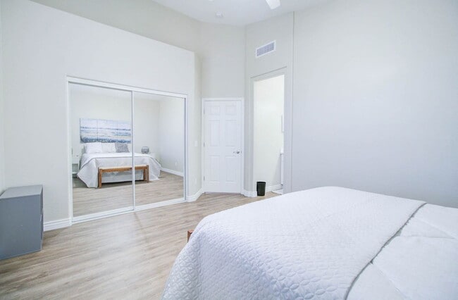 Building Photo - 1000 S Roanoke St