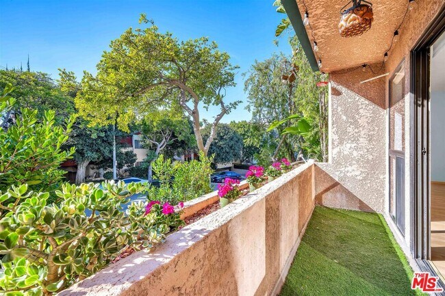 Building Photo - 5651 Windsor Way