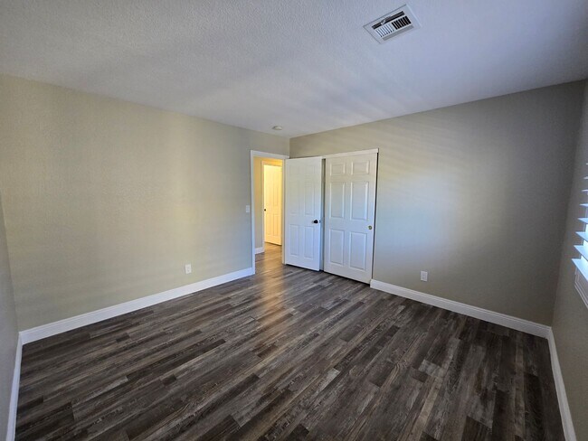 Building Photo - A Fabulous 4 Bedroom Home in Peccole Ranch