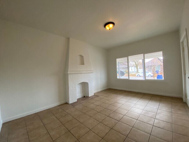 Building Photo - 926 Binford St