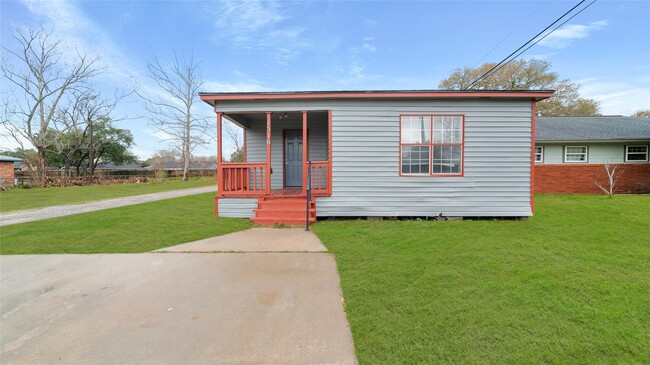 Primary Photo - 1516 2nd St