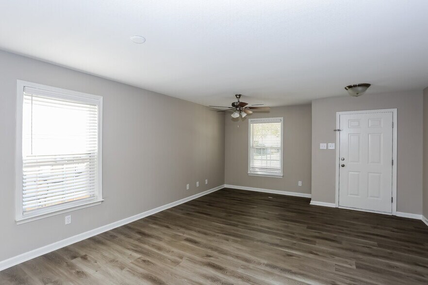 Building Photo - 313 Ranlo Ave