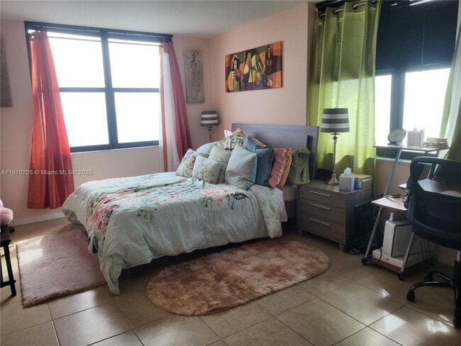 Building Photo - 2301 S Ocean Dr