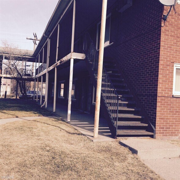 Building Photo - 15130 Fenkell Ave