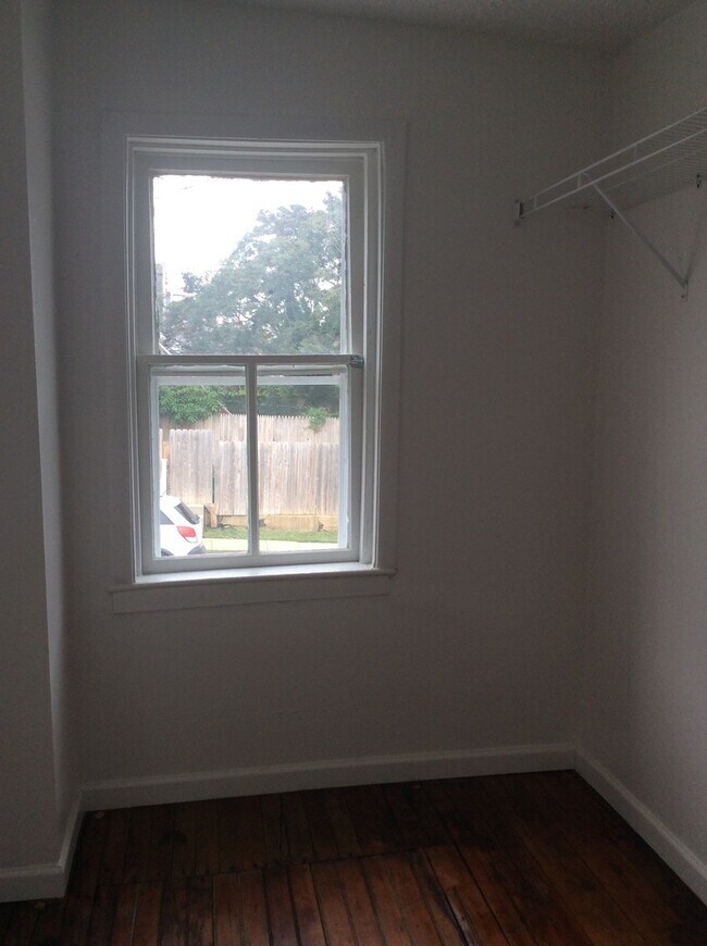 Building Photo - Cozy 1 bedroom Tiny Home on the East End of York City