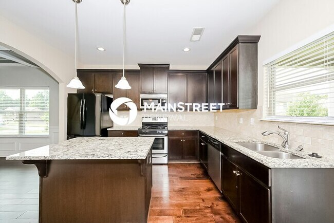 Building Photo - 5 Bedroom Pet-Friendly Home in Locust Grove, GA with Main Street Renewal