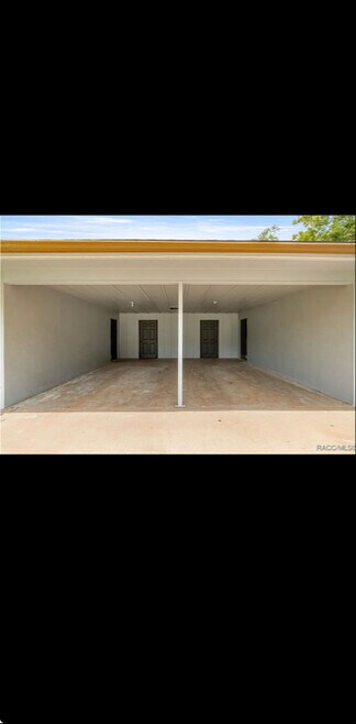 Building Photo - 323 N Lochview Terrace