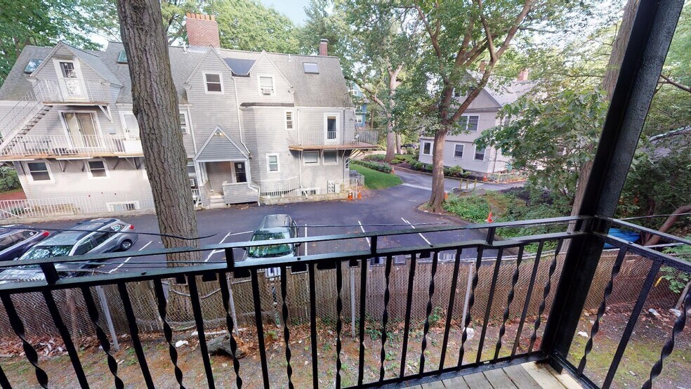 Building Photo - 123 Sutherland Rd