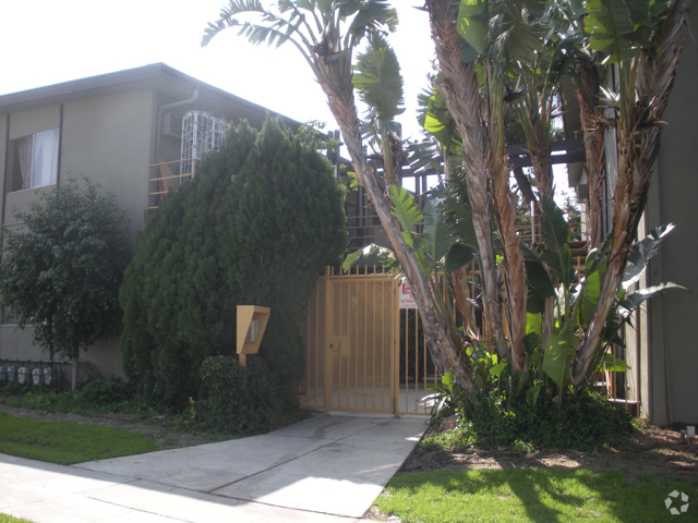 Building Photo - Malden Apartments
