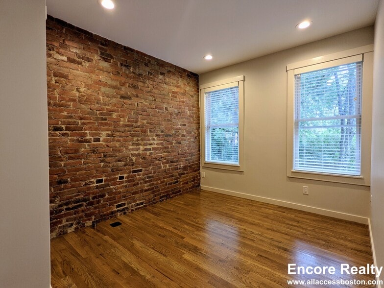 Building Photo - 2 Belvidere Pl