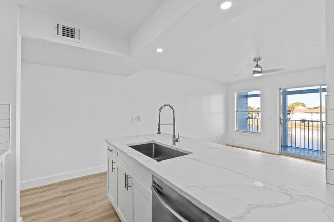 Building Photo - 271 Cypress Point Dr