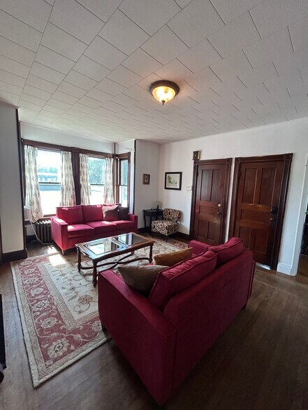 Building Photo - 223 Union Ave